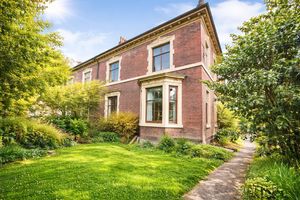 Photo 1- click for photo gallery